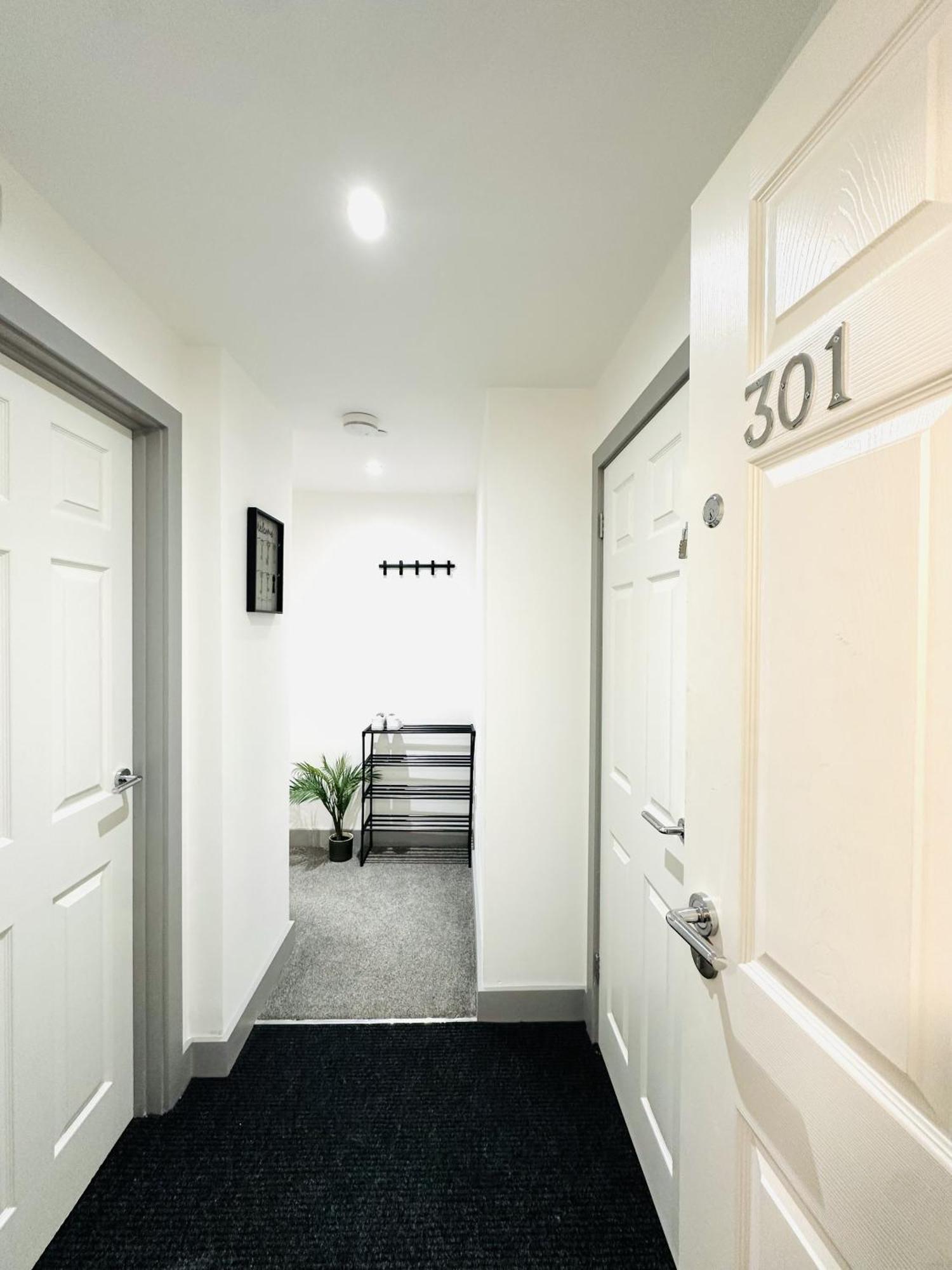 301 Grosvenor House Apartment Wakefield Bagian luar foto